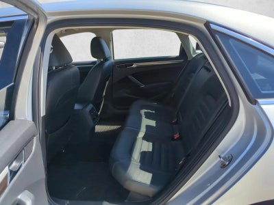 2018 Volkswagen Passat 2.0T SEL Premium Auto