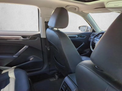 2018 Volkswagen Passat 2.0T SEL Premium Auto