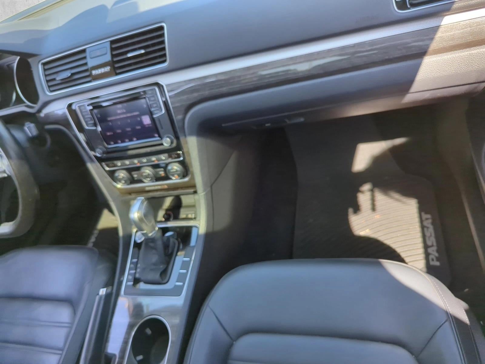 2018 Volkswagen Passat 2.0T SEL Premium Auto