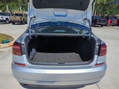 2018 Volkswagen Passat 2.0T SEL Premium Auto