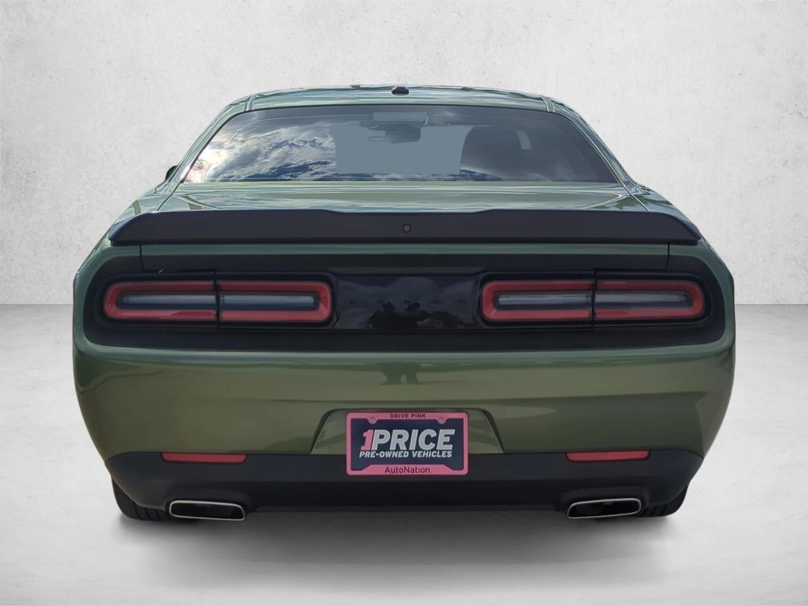 2022 Dodge Challenger SXT RWD