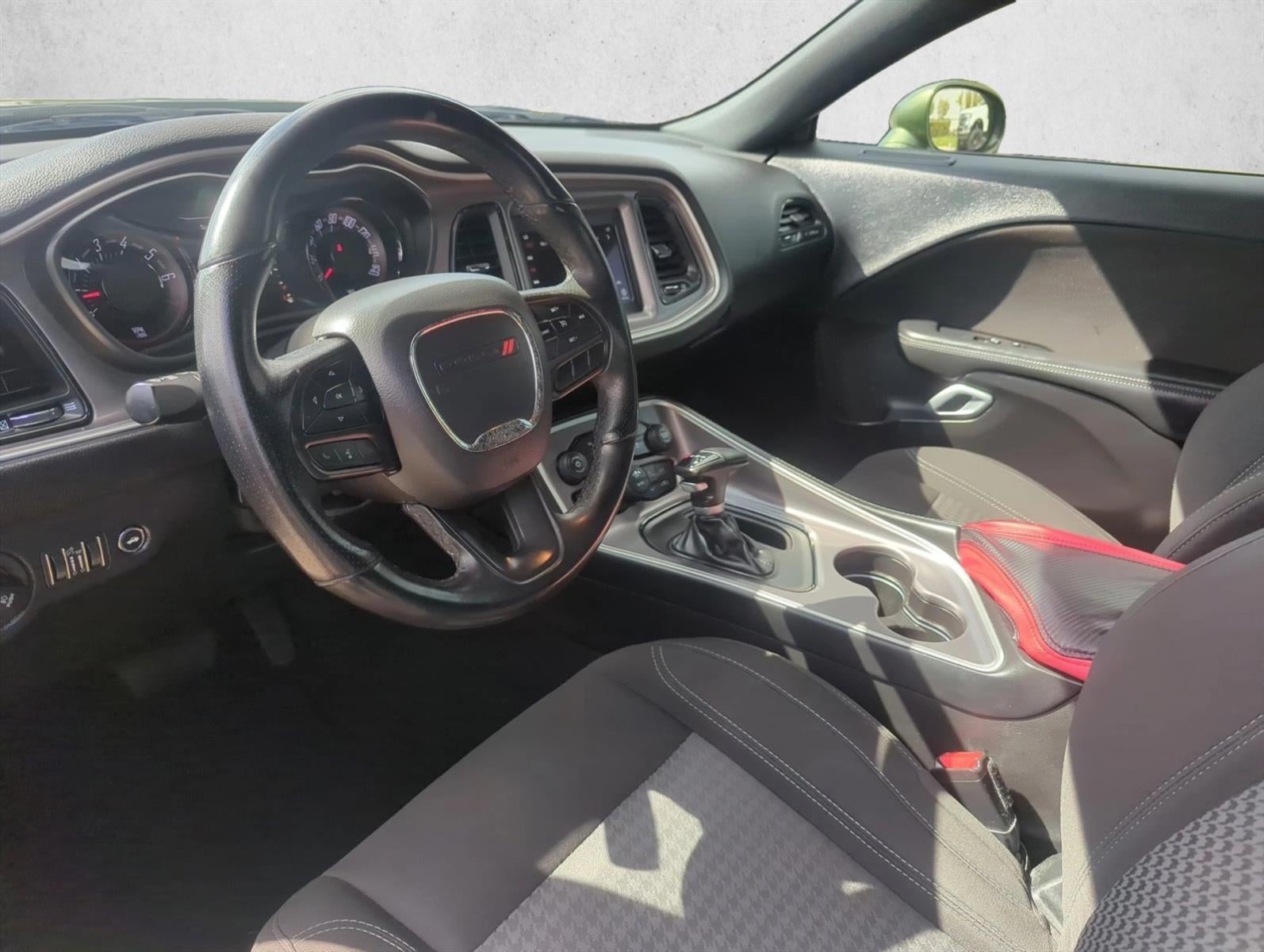 2022 Dodge Challenger SXT RWD