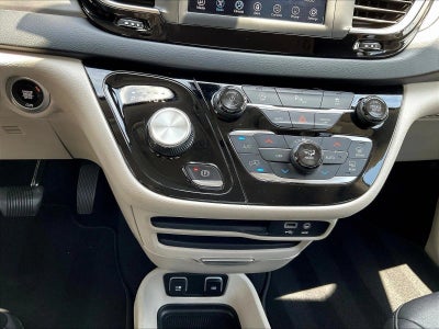 2020 Chrysler Pacifica Touring L FWD