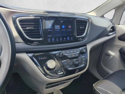 2017 Chrysler Pacifica Limited FWD