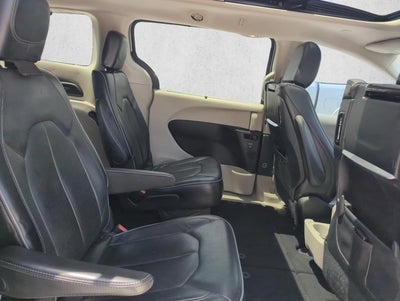 2017 Chrysler Pacifica Limited FWD