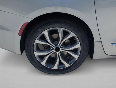 2017 Chrysler Pacifica Limited FWD