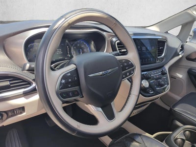 2017 Chrysler Pacifica Limited FWD