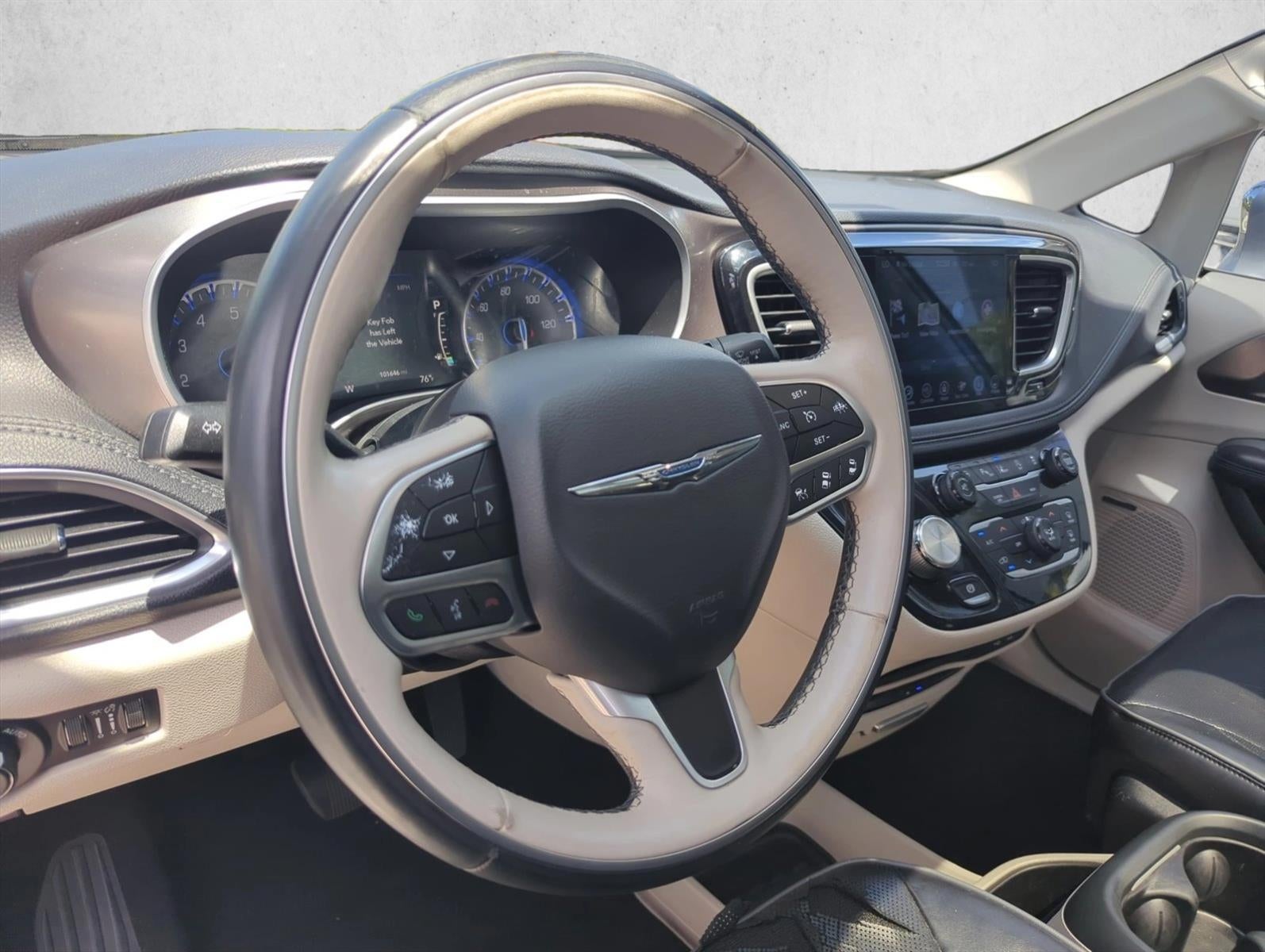 2017 Chrysler Pacifica Limited FWD