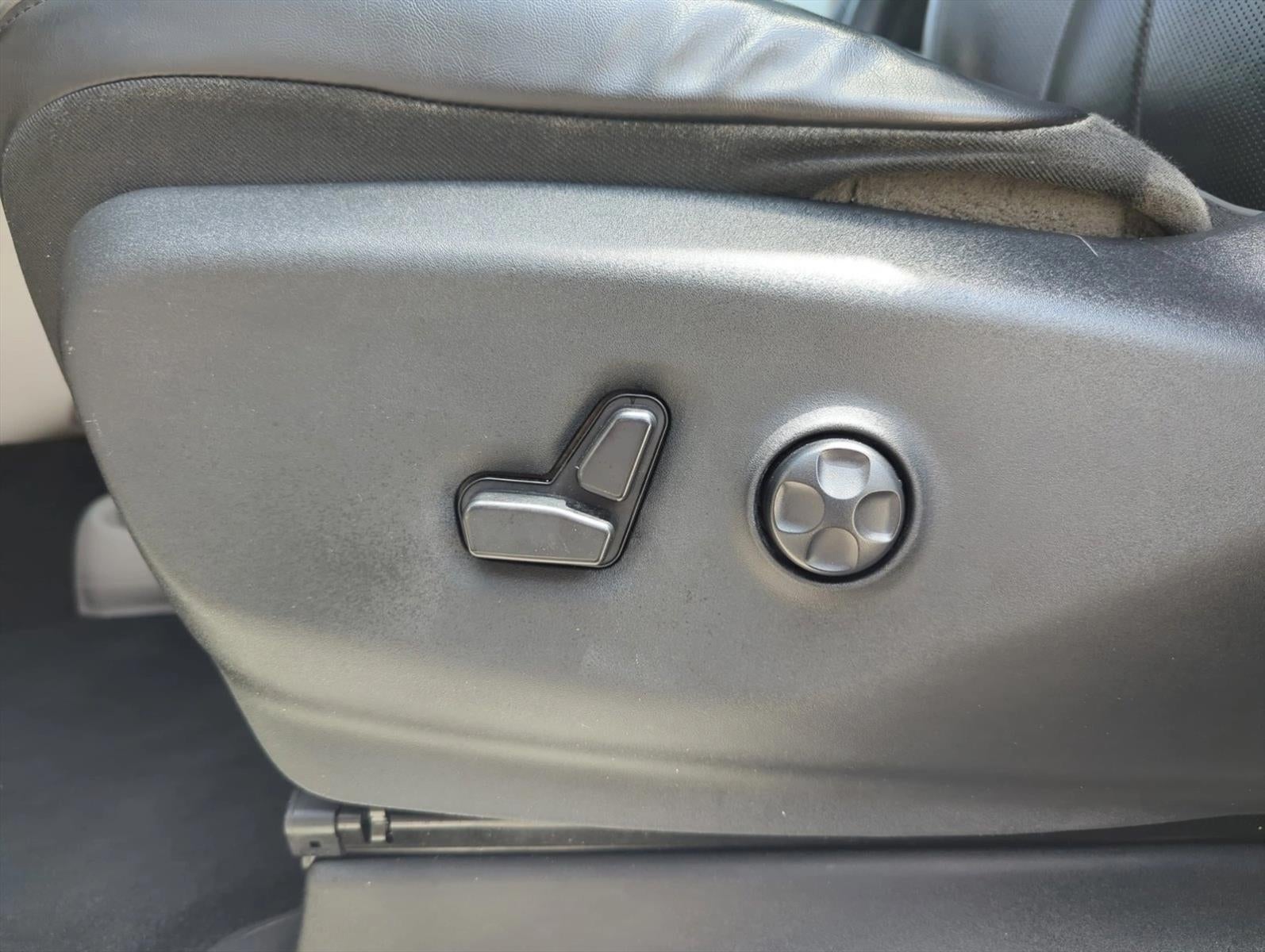 2017 Chrysler Pacifica Limited FWD