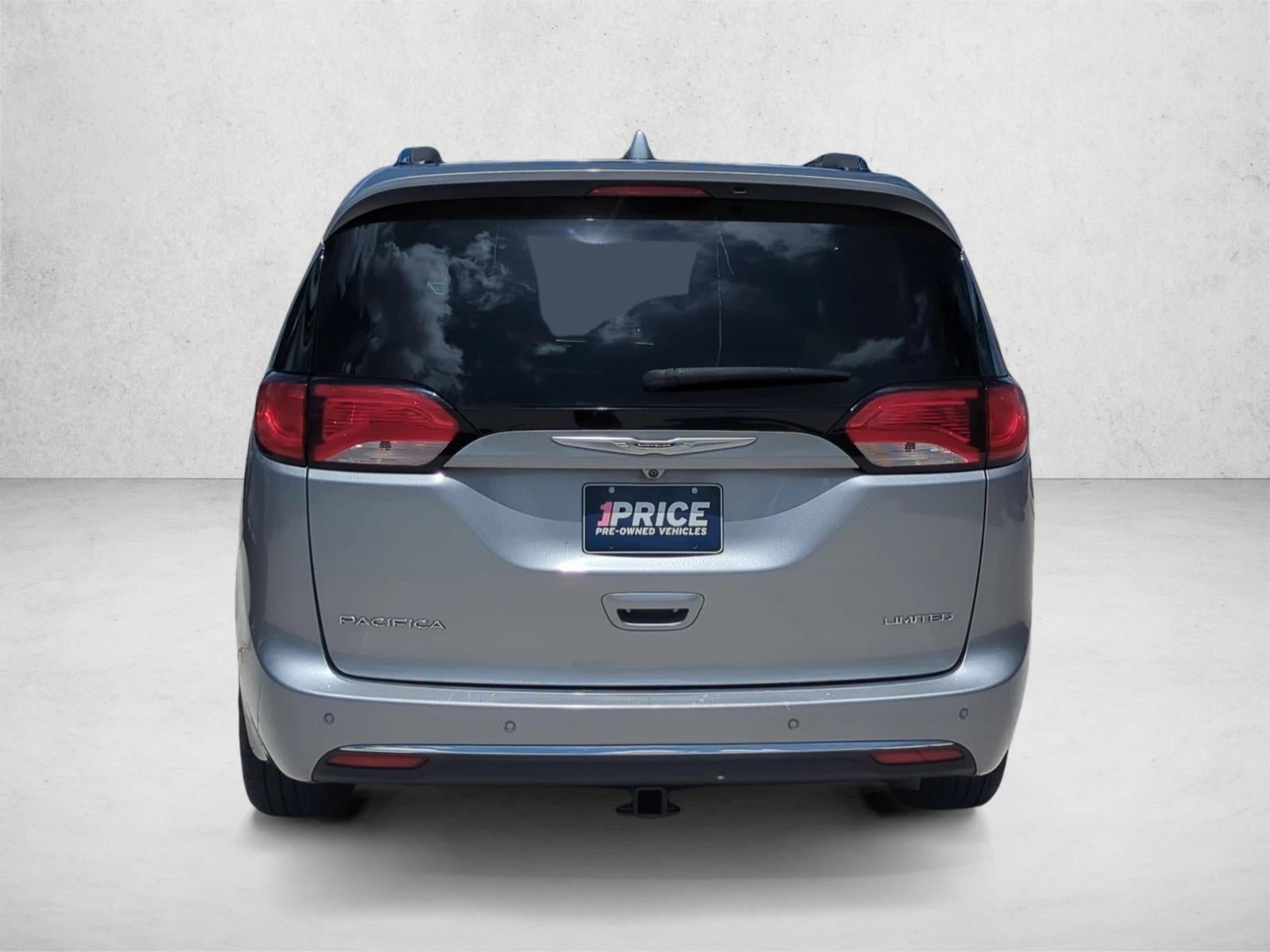 2017 Chrysler Pacifica Limited FWD