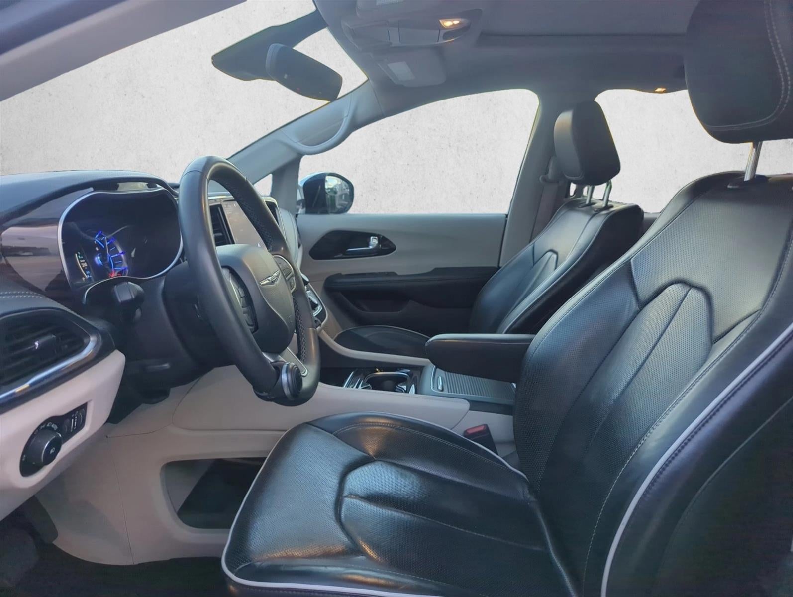 2023 Chrysler Pacifica Hybrid Limited FWD