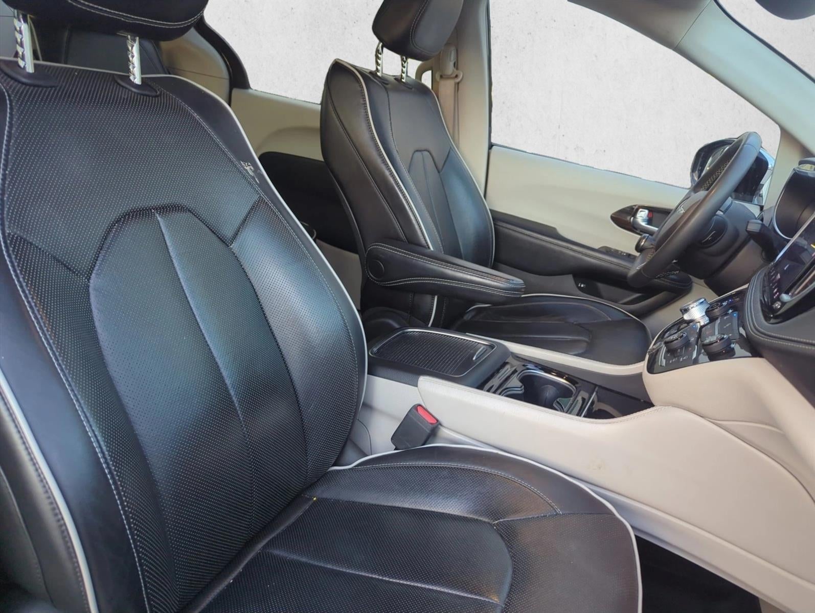 2023 Chrysler Pacifica Hybrid Limited FWD