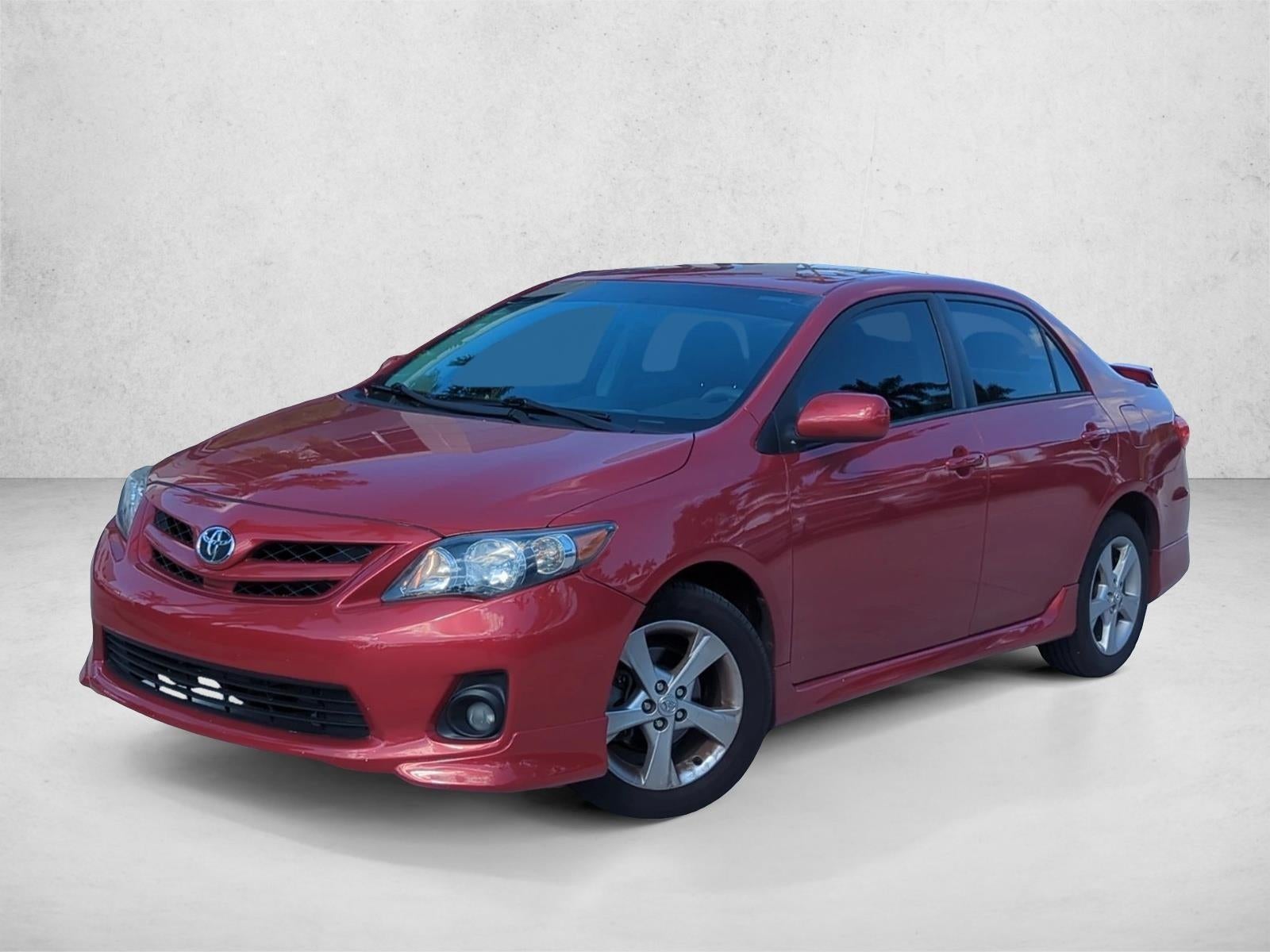 2013 Toyota Corolla 4dr Sdn Auto LE (Natl)