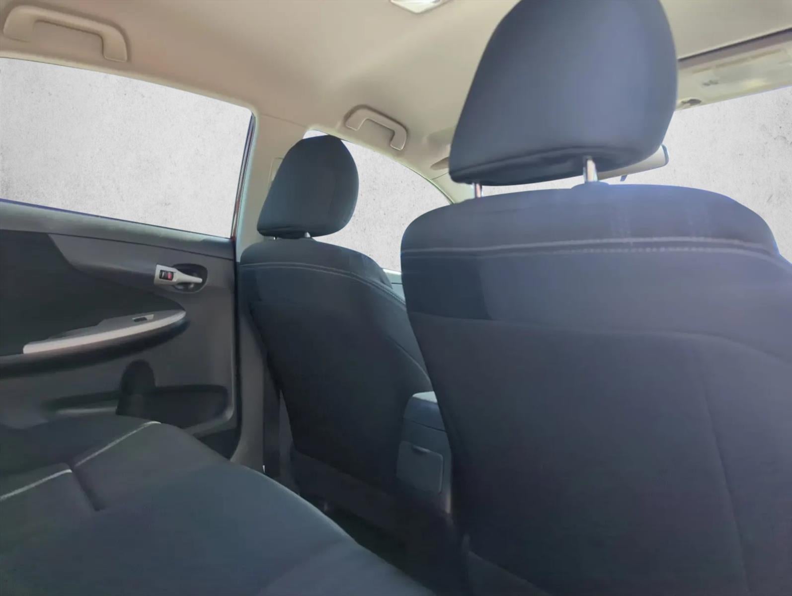 2013 Toyota Corolla 4dr Sdn Auto S (Natl)