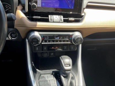 2025 Toyota RAV4 XLE Premium AWD (Natl)