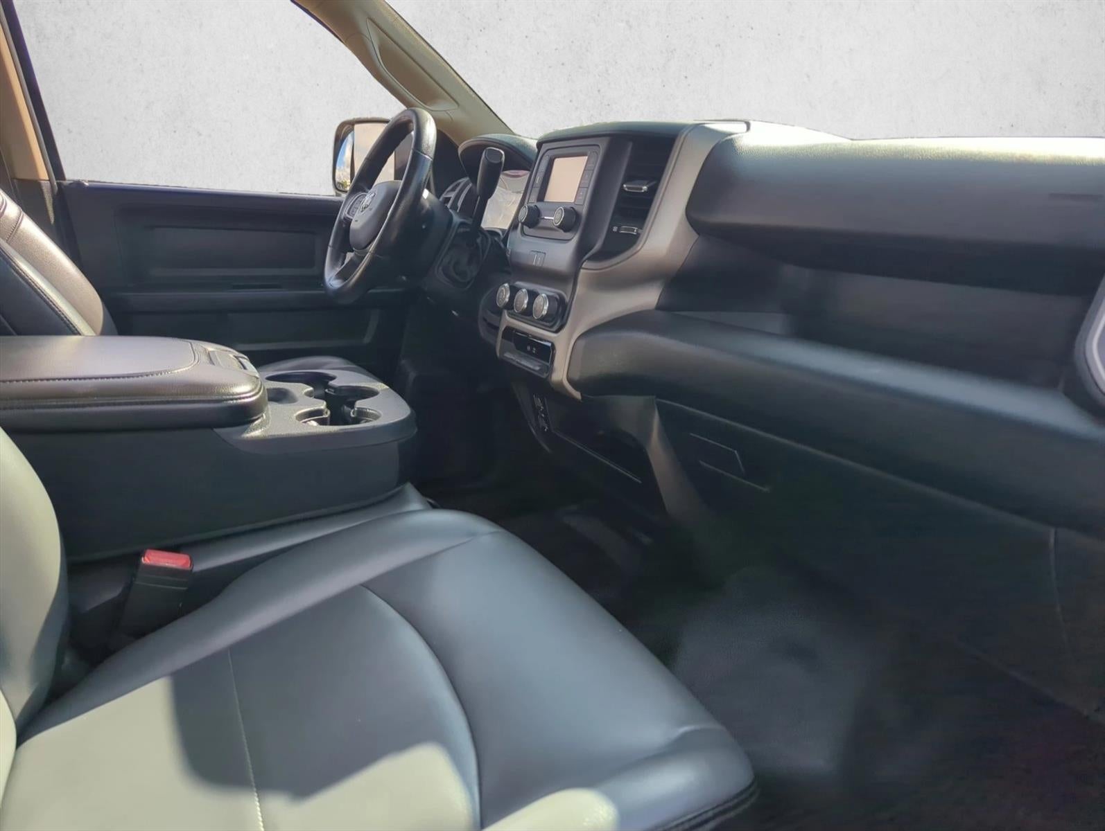 2019 RAM 3500 Tradesman 4x2 Crew Cab 8' Box