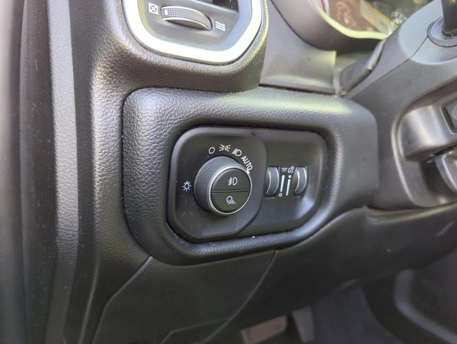 2020 RAM 3500 Big Horn 4x4 Crew Cab 8' Box