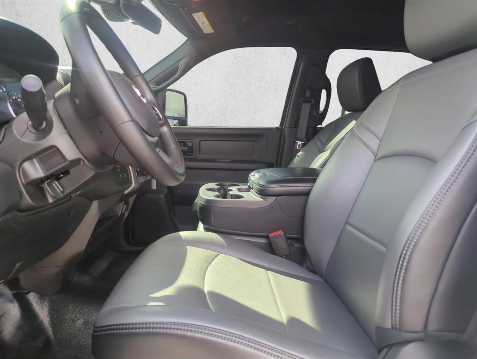 2025 RAM 2500 Tradesman 4x4 Crew Cab 8' Box