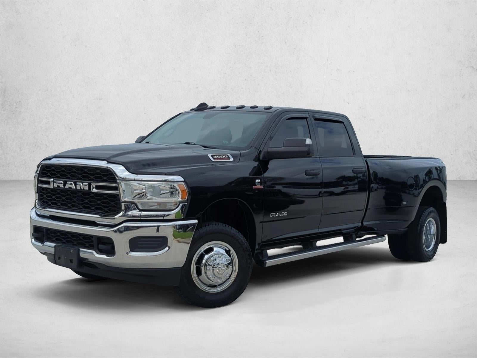 2022 RAM 3500 Tradesman 4x4 Crew Cab 8' Box