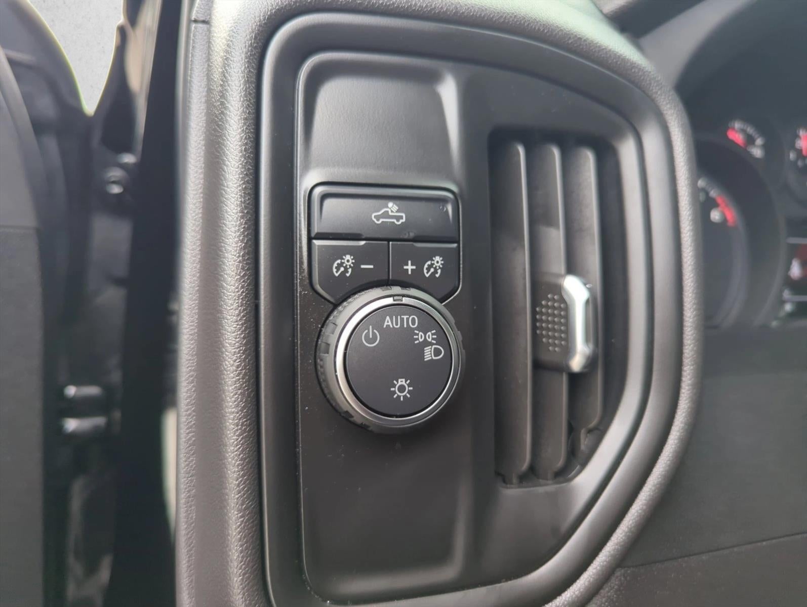 2024 Chevrolet Silverado 1500 Crew Cab Short Box 2-Wheel Drive Custom