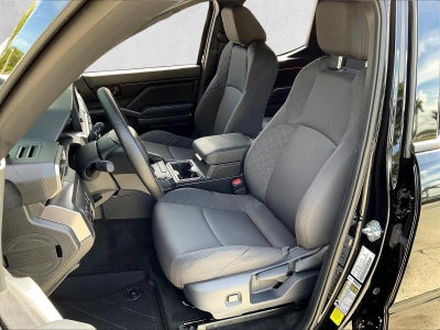 2026 Toyota Tacoma 2WD 2WD SR5 Double Cab 5' Bed AT (SE)