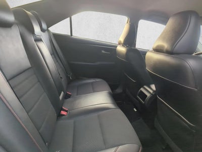 2017 Toyota Camry SE Auto (SE)