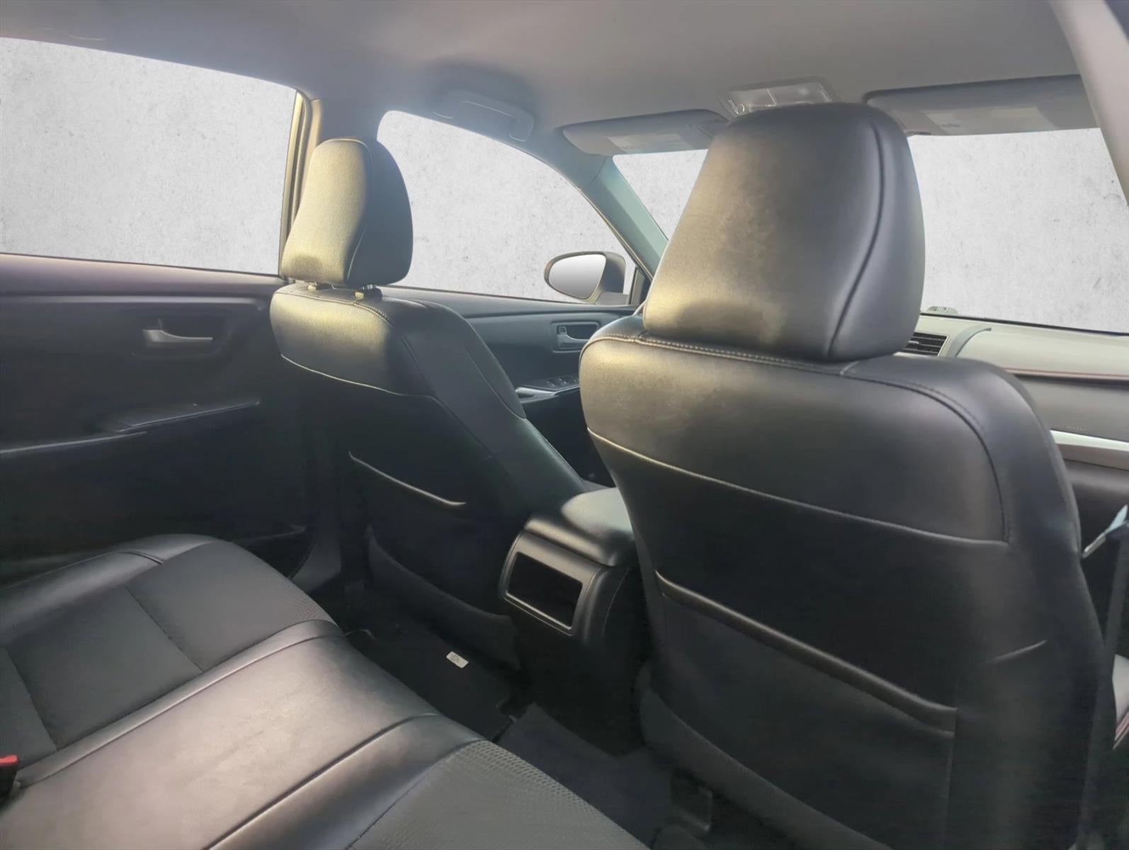 2017 Toyota Camry SE Auto (SE)