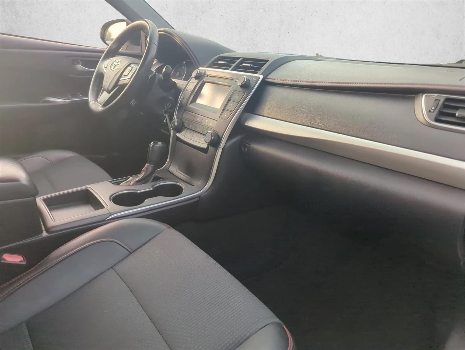 2017 Toyota Camry SE Auto (SE)