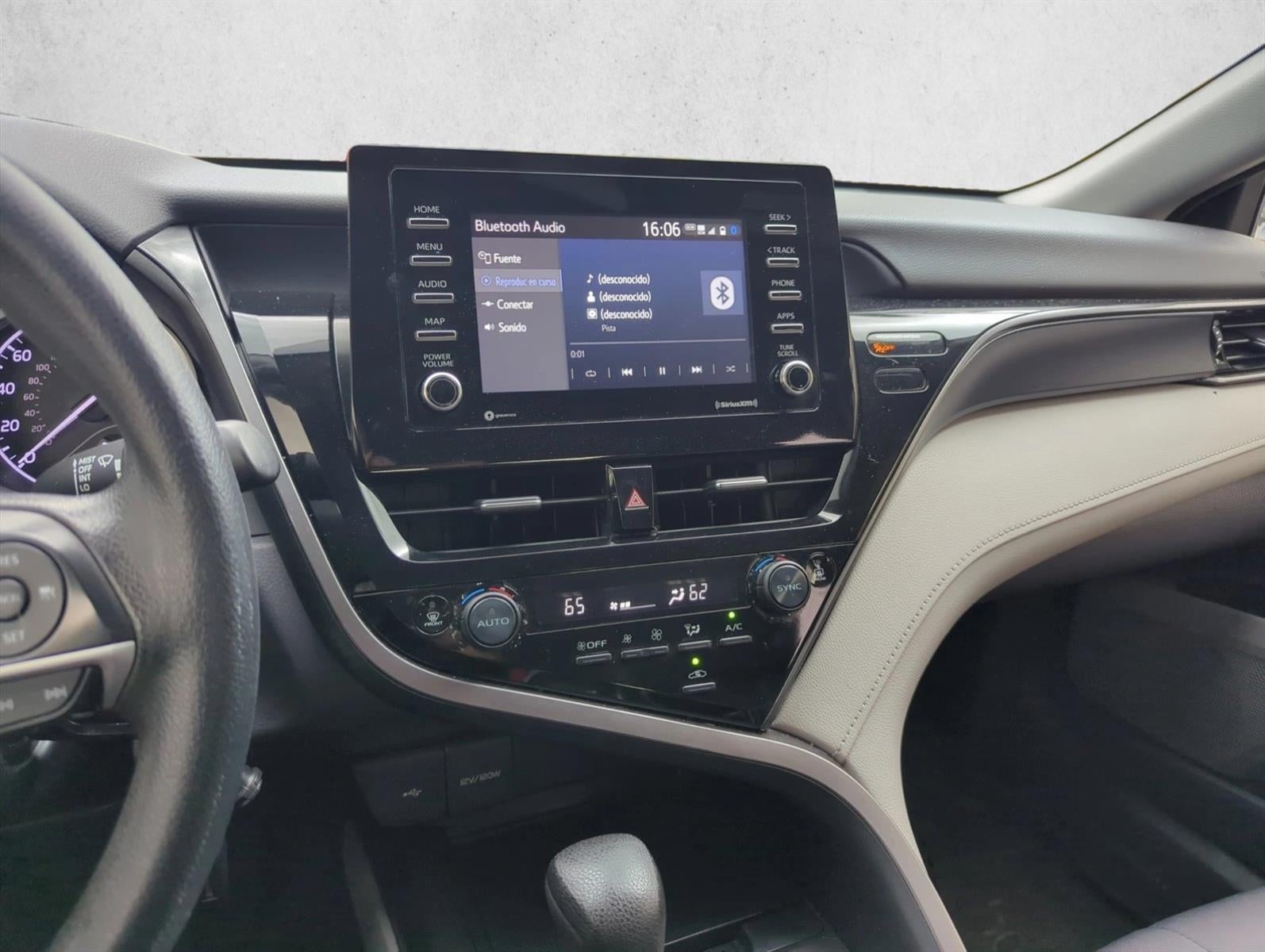 2023 Toyota Camry LE Auto (SE)