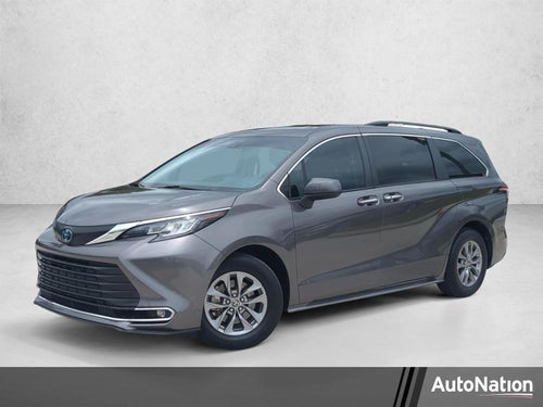 2022 Toyota Sienna XLE FWD 8-Passenger (Natl)