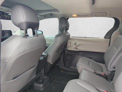 2022 Toyota Sienna XLE FWD 8-Passenger (Natl)