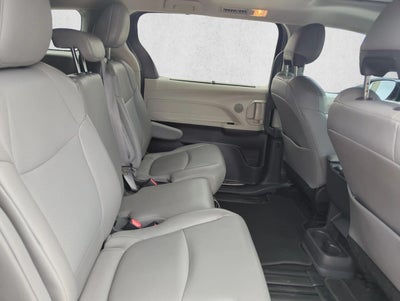 2022 Toyota Sienna XLE FWD 8-Passenger (Natl)