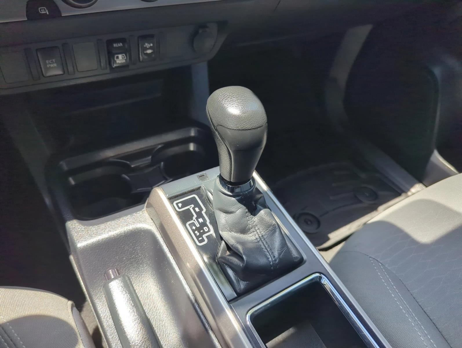 2019 Toyota Tacoma 2WD 2WD SR5 Double Cab 5' Bed V6 AT (GS)