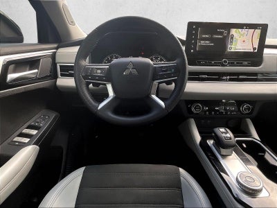 2025 Mitsubishi Outlander SE FWD