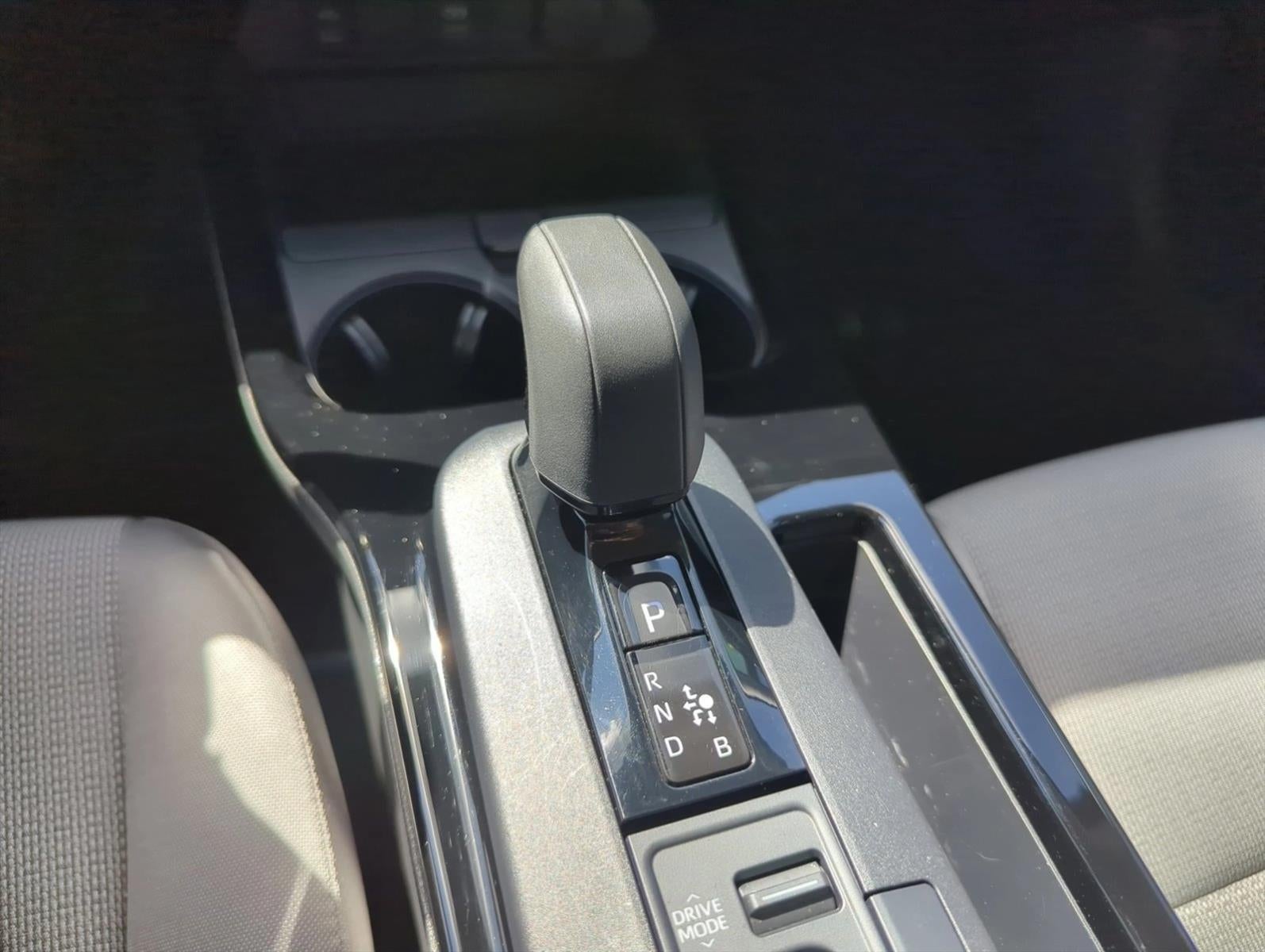 2024 Toyota Prius LE (Natl)