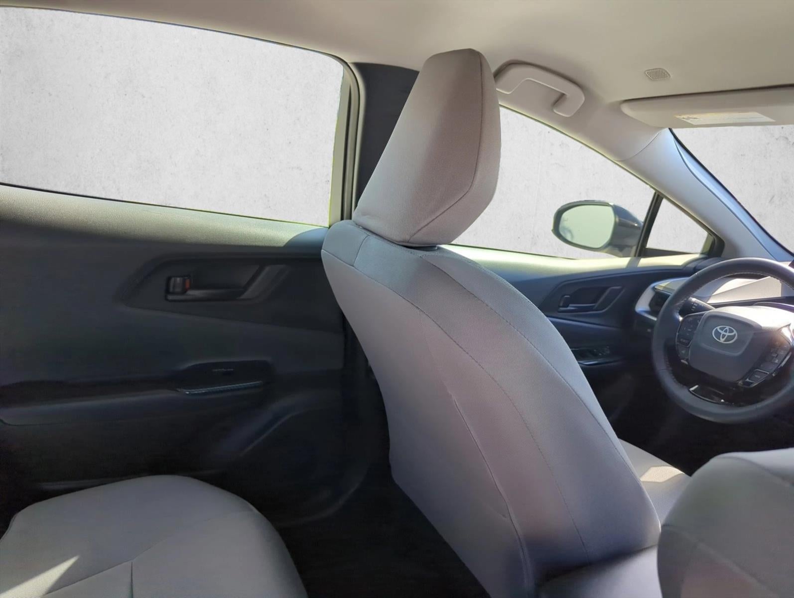 2024 Toyota Prius LE (Natl)