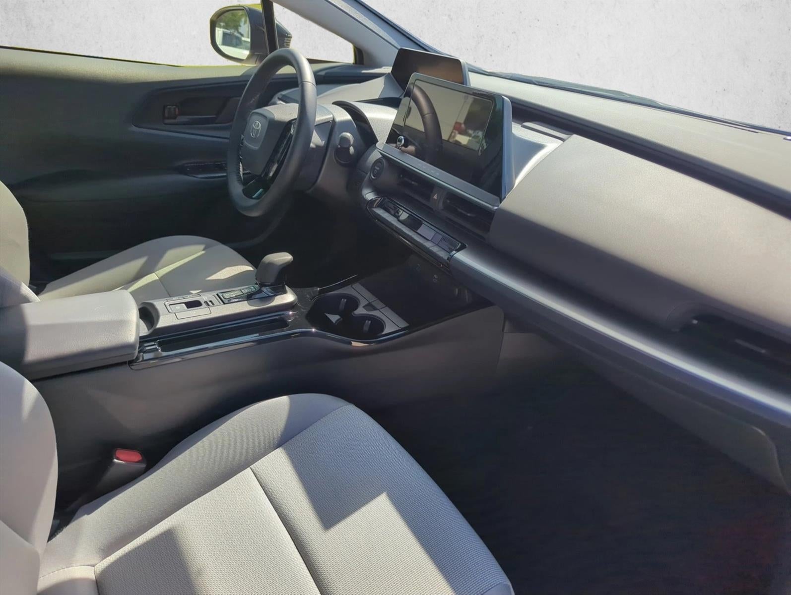 2024 Toyota Prius LE (Natl)