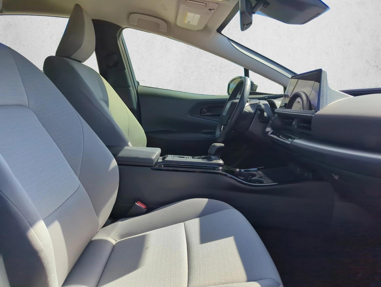 2024 Toyota Prius LE (Natl)