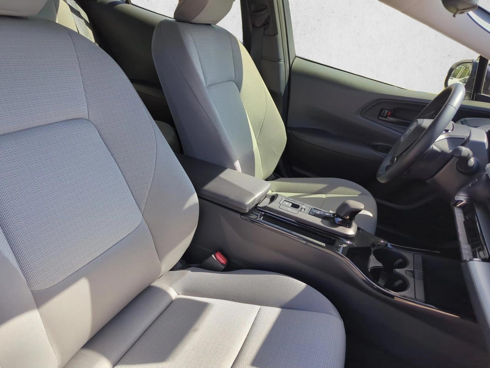 2024 Toyota Prius LE (Natl)