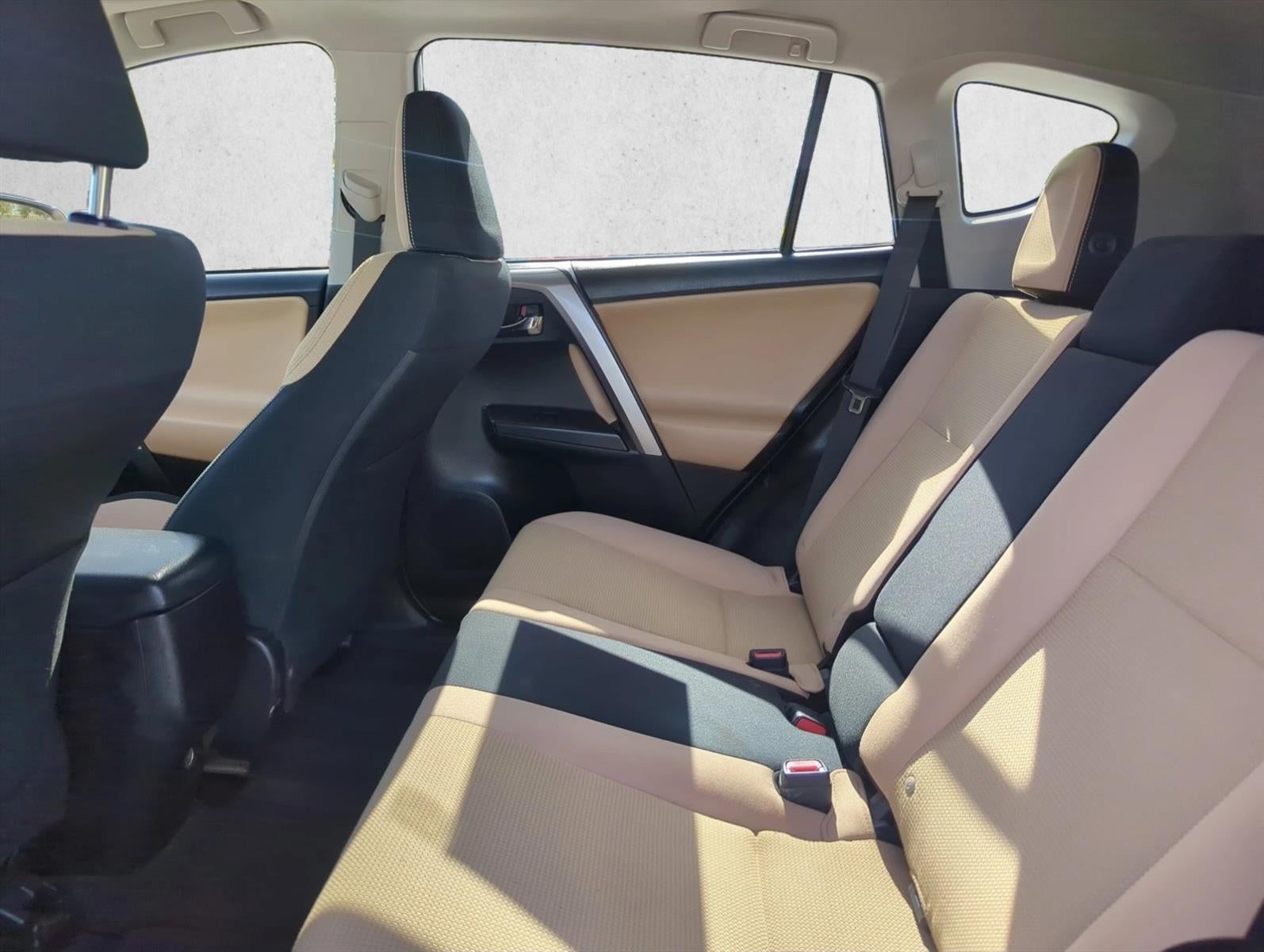 2018 Toyota RAV4 XLE FWD (GS)