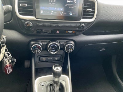 2023 Hyundai VENUE SEL IVT