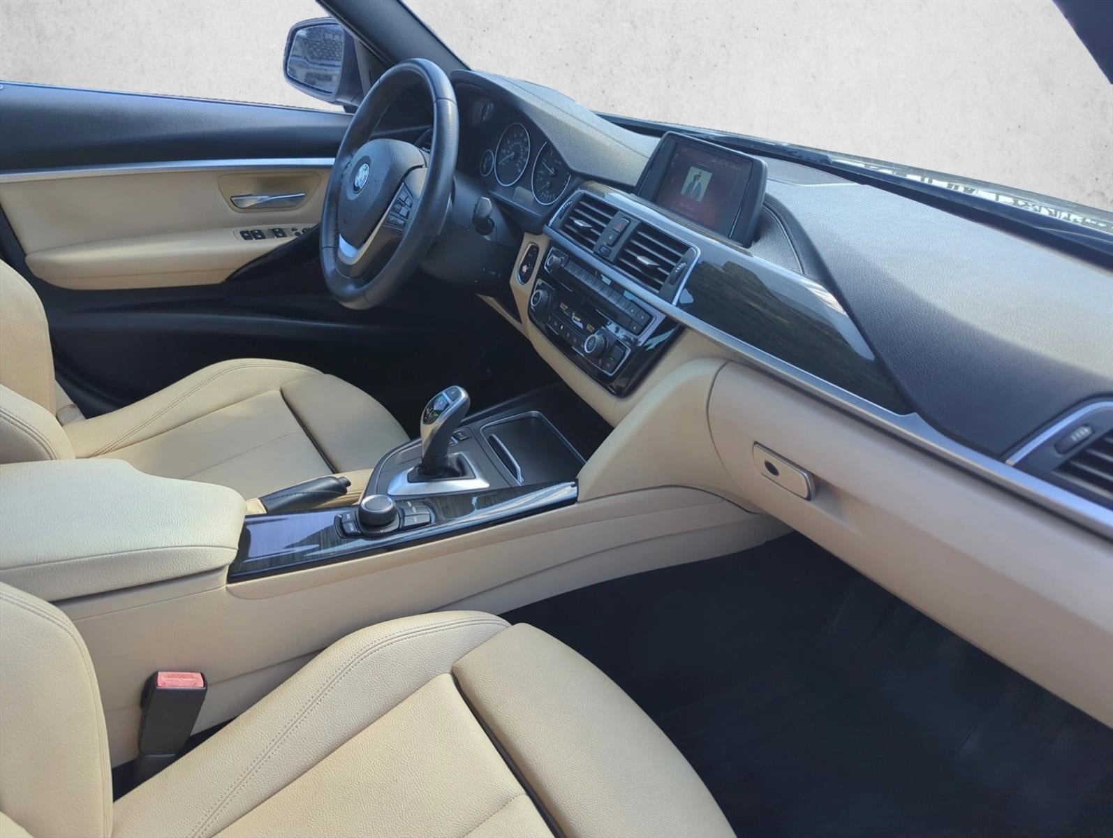2018 BMW 330i Sedan