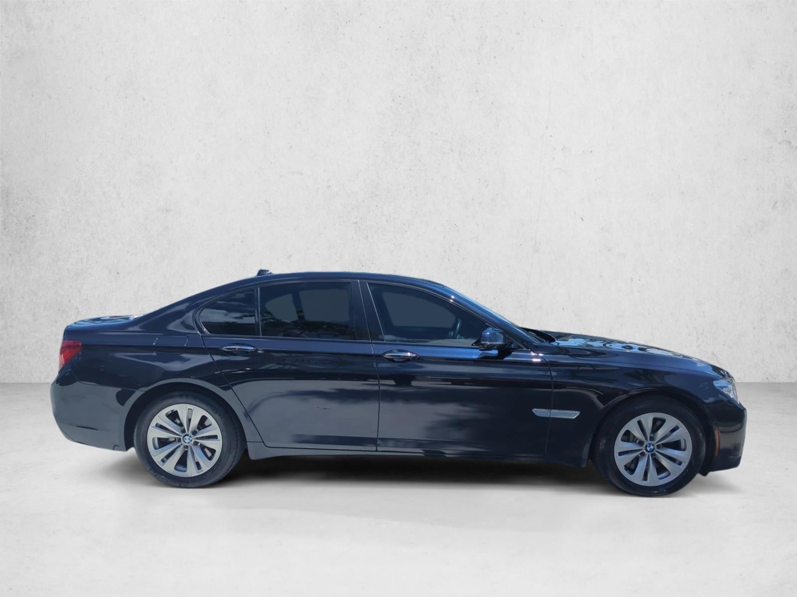 2015 BMW 750i xDrive Sedan