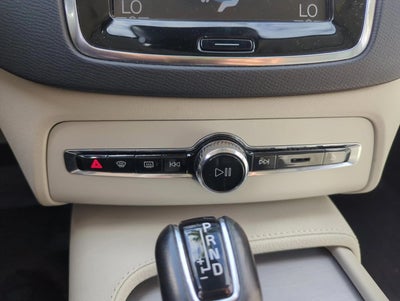 2021 Volvo XC90 T5 FWD Momentum 7P