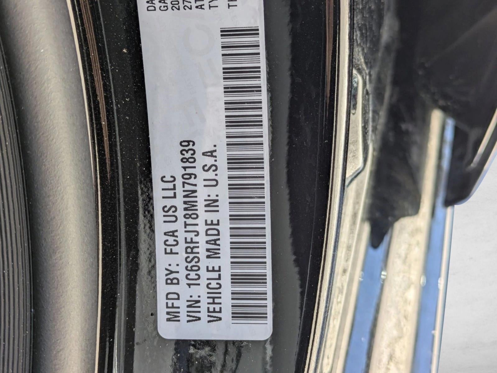 2021 RAM 1500 Laramie 4x4 Crew Cab 5'7" Box