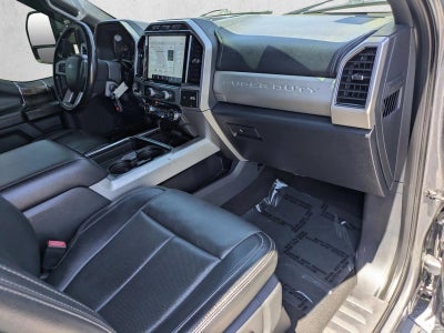 2022 Ford Super Duty F-450 DRW LARIAT 4WD Crew Cab 8' Box
