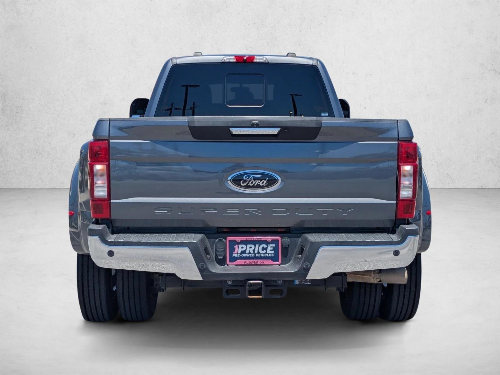 2022 Ford Super Duty F-450 DRW LARIAT 4WD Crew Cab 8' Box