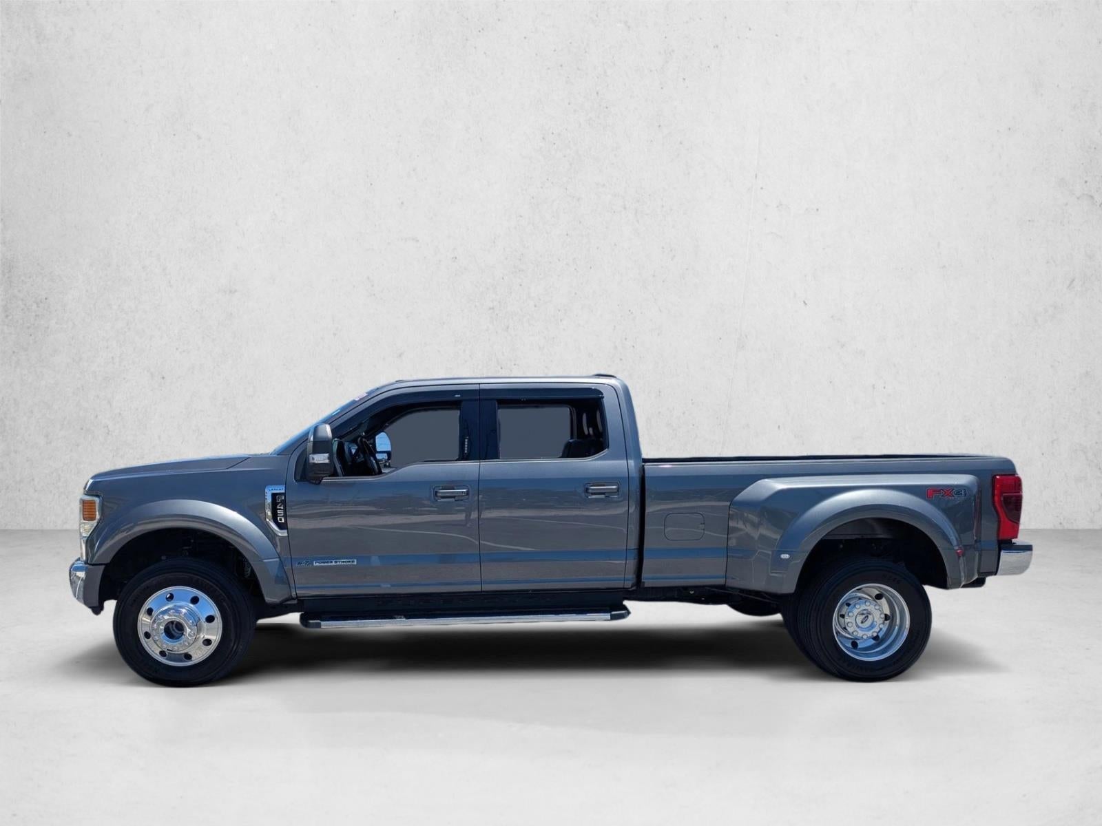 2022 Ford Super Duty F-450 DRW LARIAT 4WD Crew Cab 8' Box
