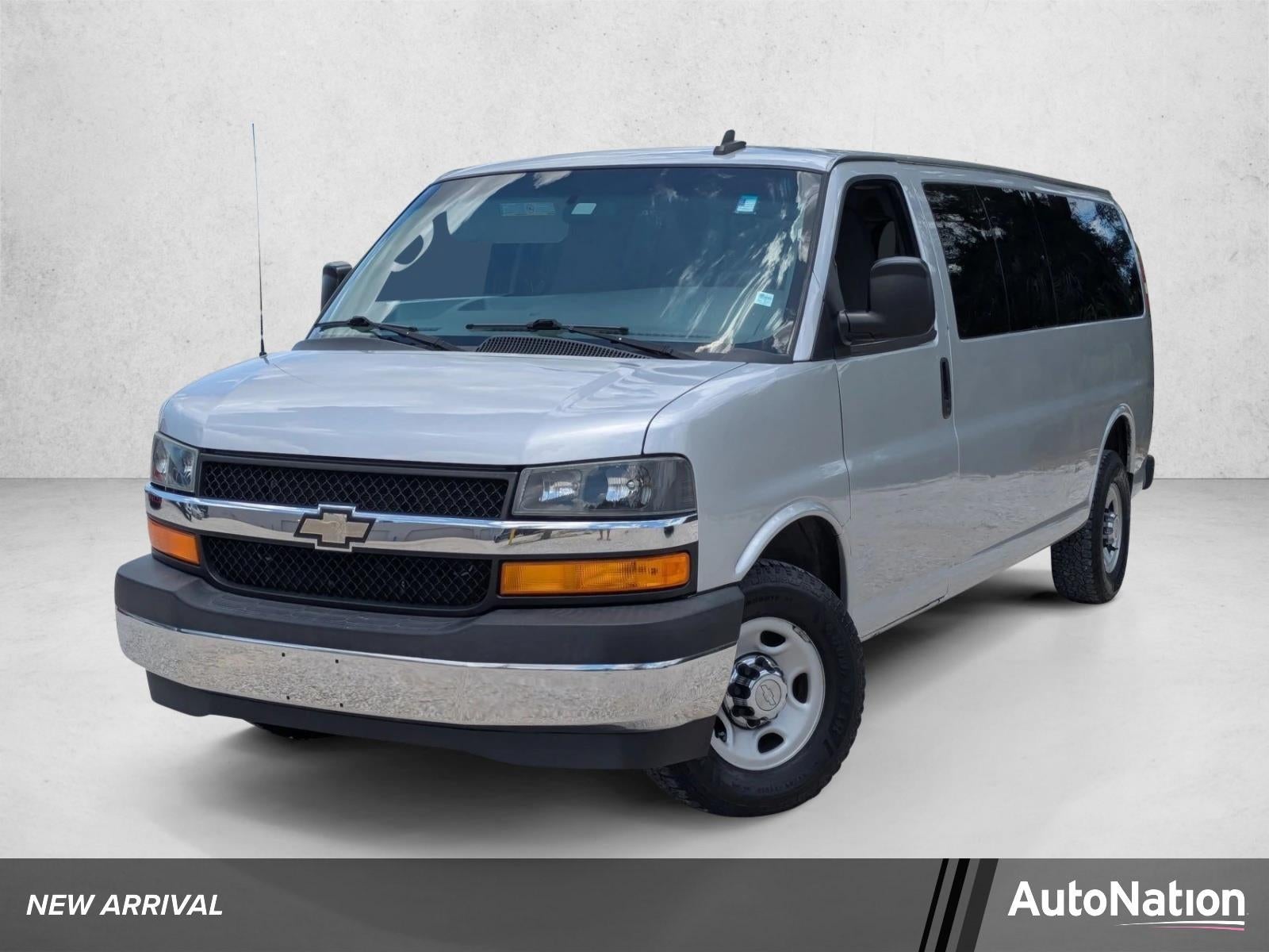 2017 Chevrolet Express Passenger 3500 Extended Wheelbase Rear-Wheel Drive 1LT