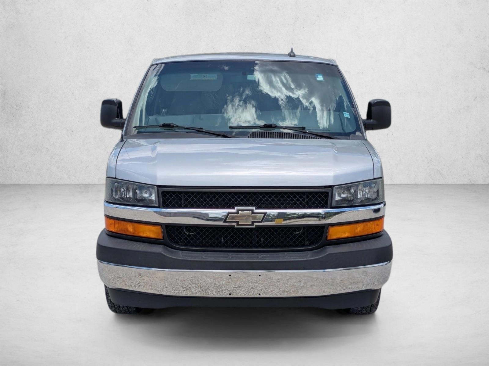 2017 Chevrolet Express Passenger 3500 Extended Wheelbase Rear-Wheel Drive 1LT